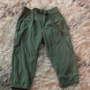 Gap pull on pant